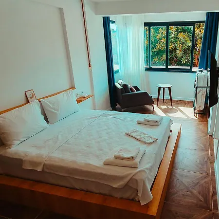 Deniz Hotel *